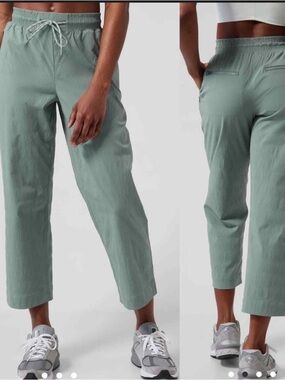 Athleta Trekkie Wide Leg Cropped Pants Women 4P Green Lightweight Sport